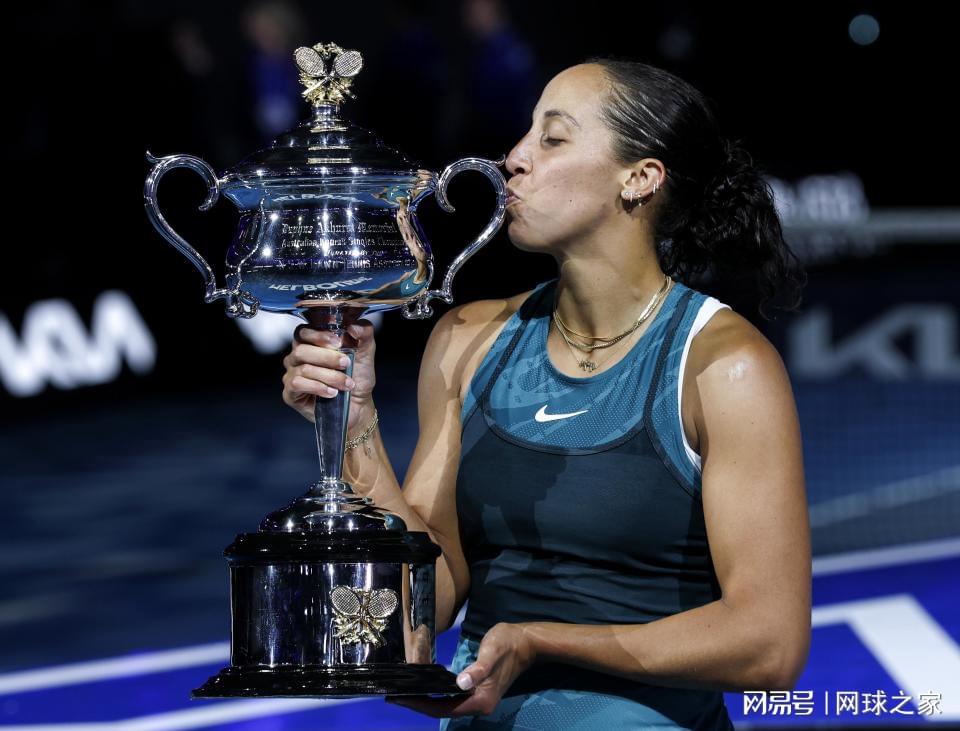 以及姆博科, 斯在第三轮, 提一样会奏